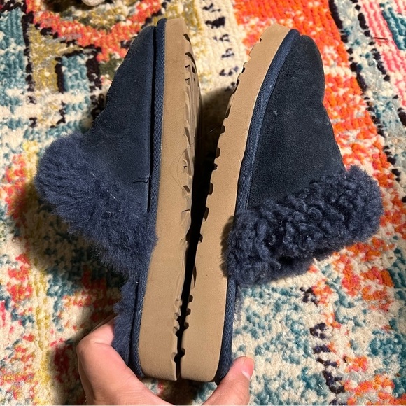 Ugg Navy Cozy Slippers womens size 6 - Picture 4 of 7
